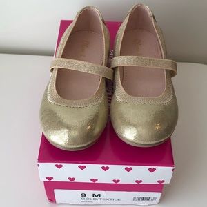 New in Box Olive & Edie Gold ballet flat 9T